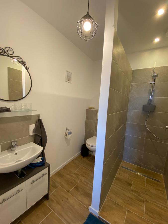Grosses Doppelzimmer Mit Eigenem Bad Und Kuehlschrank, Frisch Saniert Friedrichskoog Dış mekan fotoğraf